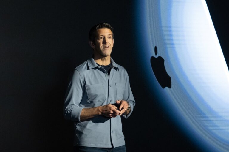 Apple’s New CEO John Ternus Reaffirms iPhone’s Longevity, Echoing Steve Jobs’s 25‑Year‑Old Vision