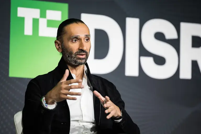 Blackstone’s AI Chief Deems AI Buildout Debt Concerns Overblown, Signals Confidence Amid Market Volatility